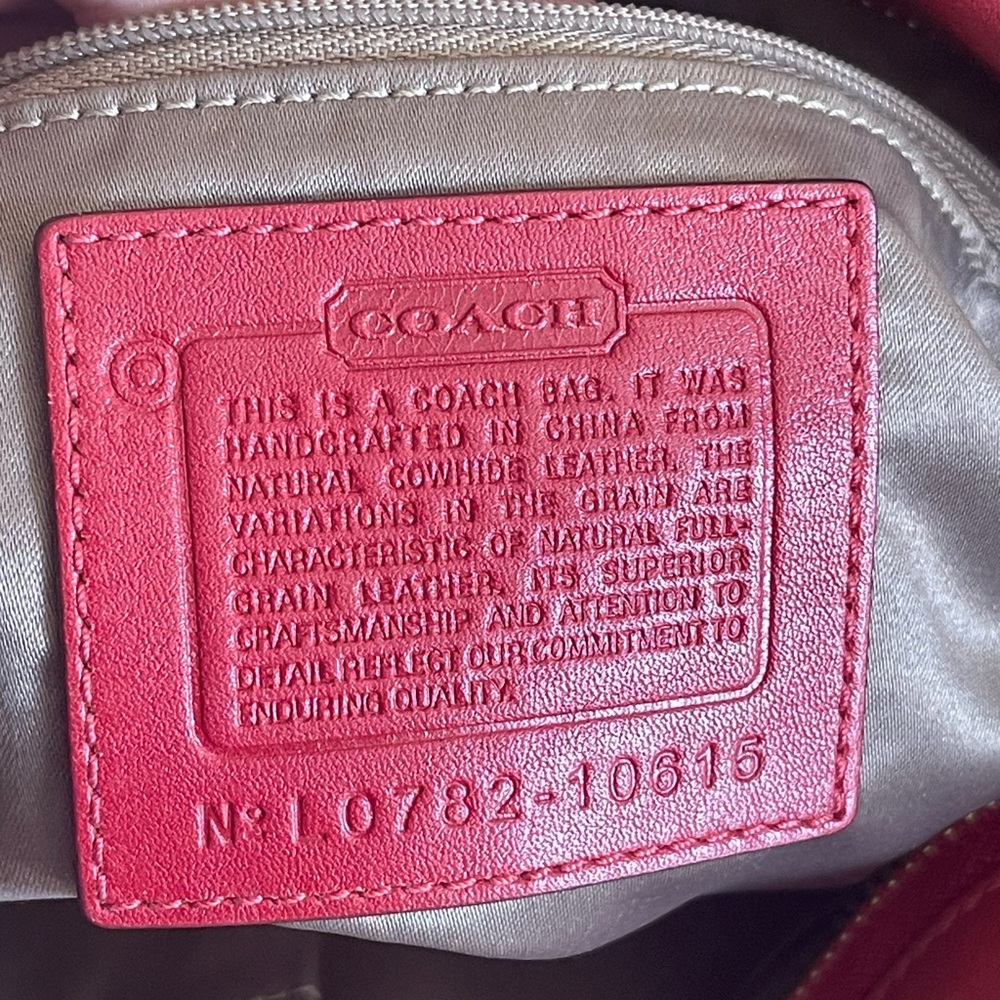 Coach Carly Hobo Leather Bag with Gold-Tone Hardware ❤️‍🔥color transfer in pic - Picture 8 of 9